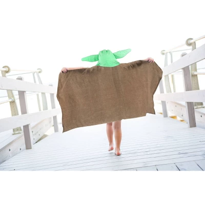 Star Wars: The Mandalorian The Child Hooded Towel 2 Star Wars: The Mandalorian The Child Hooded Towel - Image 2