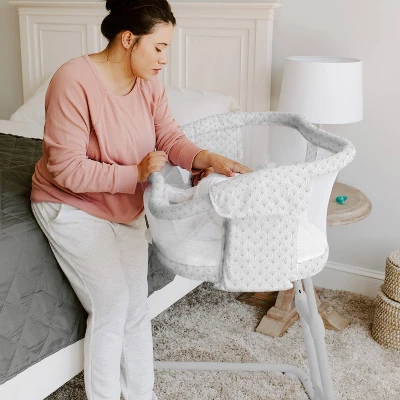 HALO Innovations BassiNest - Plum 2 HALO Innovations BassiNest - Plum - Image 2